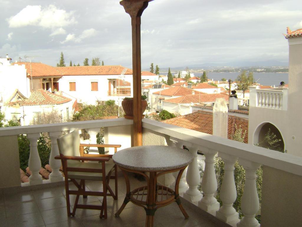 Theo Studios & Apartments Spetses Town Chambre photo