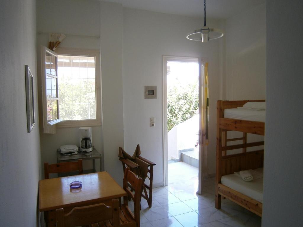 Theo Studios & Apartments Spetses Town Chambre photo