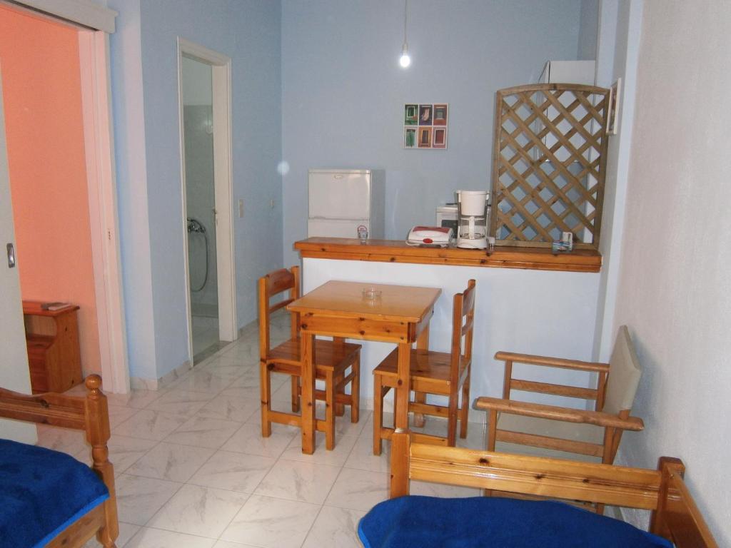 Theo Studios & Apartments Spetses Town Chambre photo