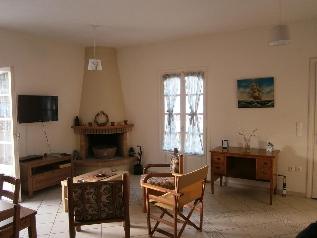Theo Studios & Apartments Spetses Town Chambre photo