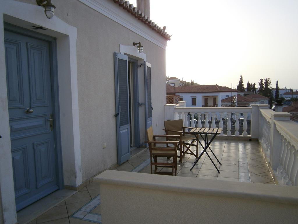 Theo Studios & Apartments Spetses Town Chambre photo